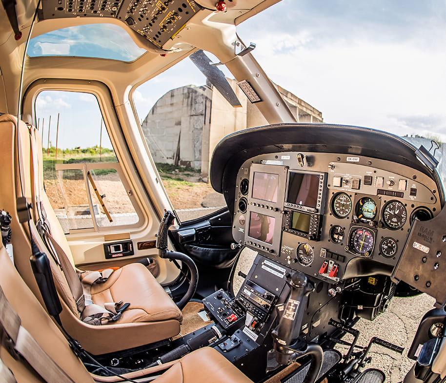 Embra_Air_bell427_cockpit